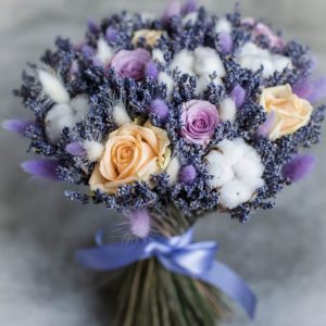Букет из сухоцветов и роз — Букеты цветов