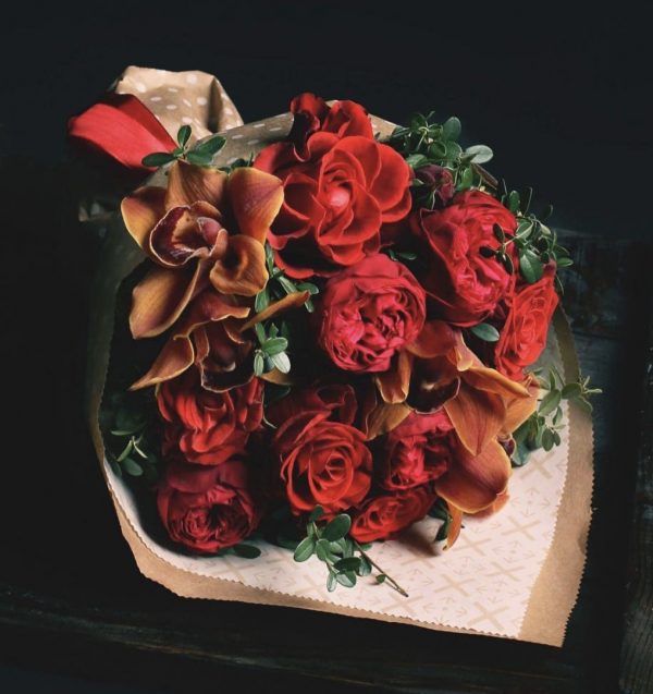 Букет орхидей и пионовидных роз — Арт-букеты