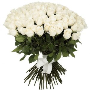 Букет из 101 белой розы 40 см — 100 роз