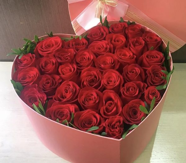 Сердце из роз «Ценю тебя» — Розы