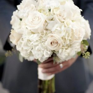 Свадебный букет из роз и гортензий — Свадебные букеты