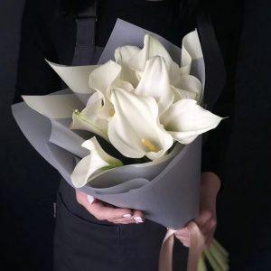 Букет из 9 белых калл — Букеты цветов