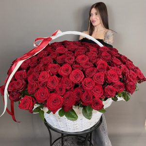 191 красная роза в корзине — 191 роза