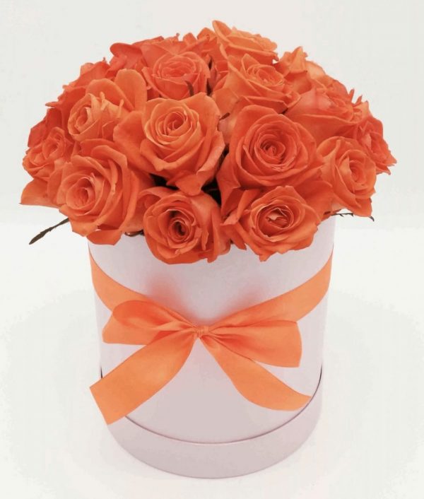 Шляпная коробка с оранжевыми розами — Букет из 26 роз