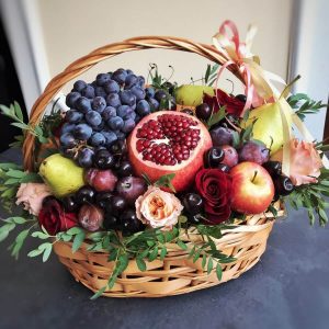 Большая корзина с фруктами — Акции и скидки