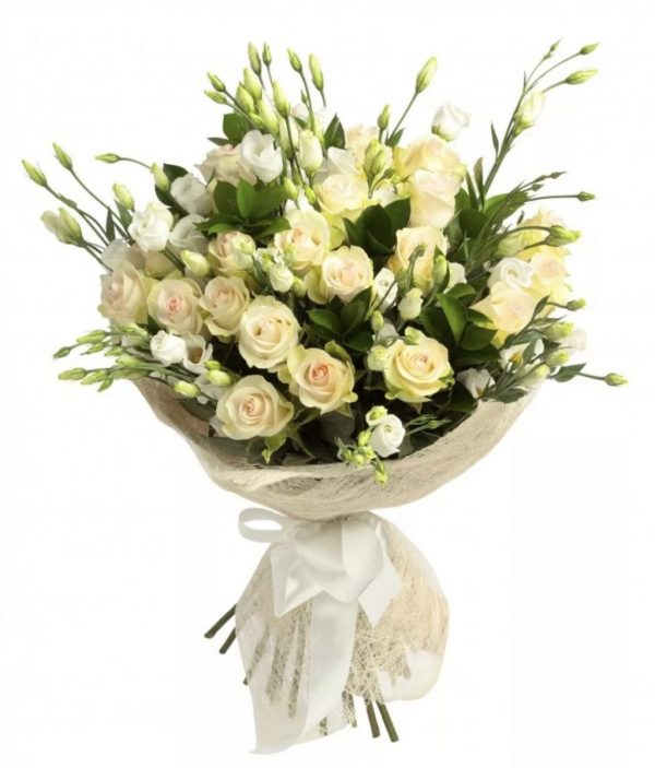 Букет из эустом и кустовых роз — Букеты цветов