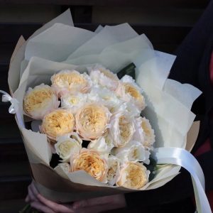 Букет из пионовидных роз — Розы