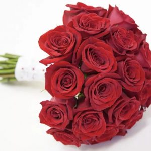 Свадебный букет из красных роз — Свадебные букеты