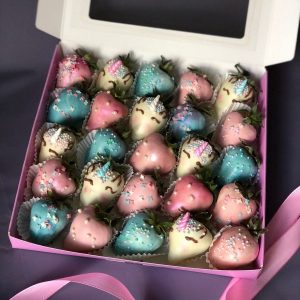 Клубника в шоколаде «Единорожки» — Наборы из сладостей в подарок
