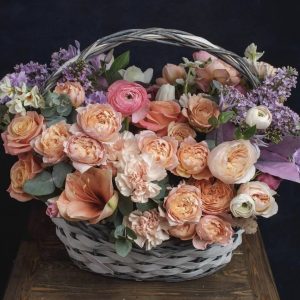 Корзина с цветами «Авиньон» — Арт-букеты