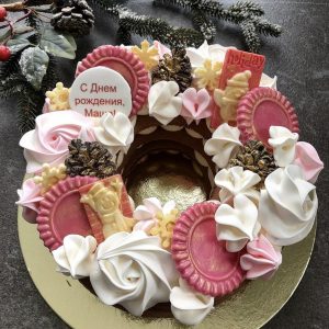 Новогодний торт-венок с безе — Кондитерские изделия