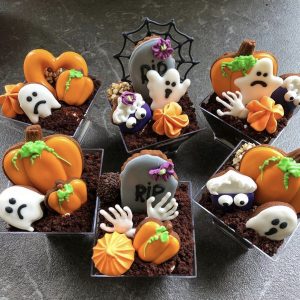 Тортики в стакане на хэллоуин — Кондитерские изделия