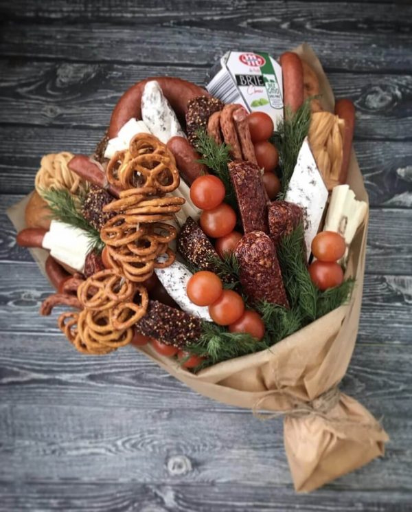 Купить букет из копченой колбасы и сыра по доступной цене с доставкой в ...