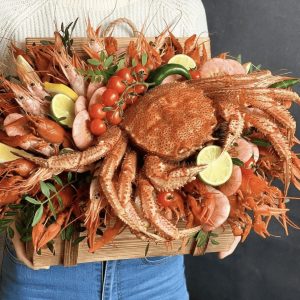 Огромная композиция из морепродуктов — Букеты из краба и раков