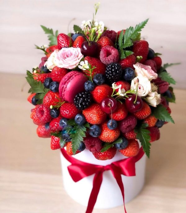 Коробка с ягодами «Тиффани» — Композиции