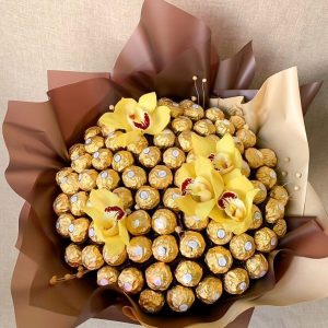 Сладкий букет из орхидей — Букеты с конфетами Ферреро Роше