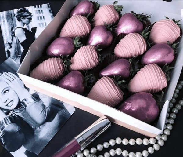 Клубника в шоколаде «Пурпур» — Наборы конфет