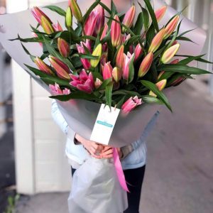 Букет из 15 розовых лилий — Букеты цветов