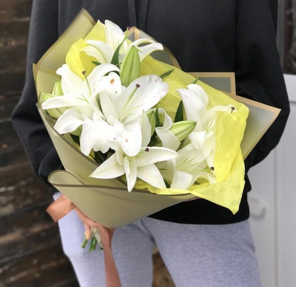 Букет из 5 белых лилий — Букеты цветов
