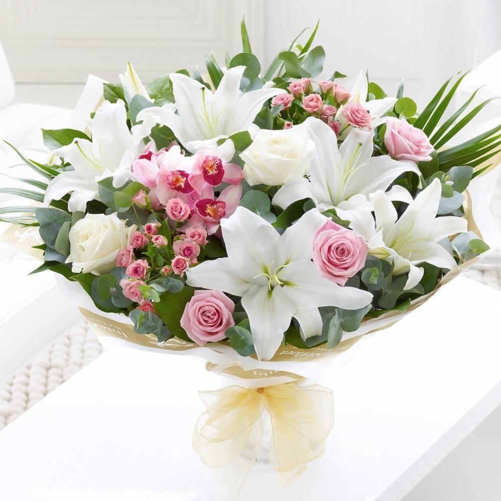Купить букет Нежность из роз и лилий по доступной цене с доставкой в  Москве и области в интернет-магазине Город Букетов