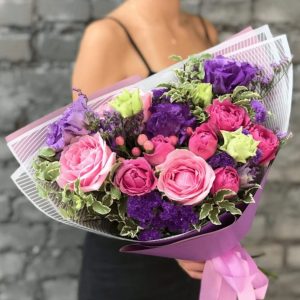 Букет из роз и эустом «Черничный джем» — Бизнес букеты