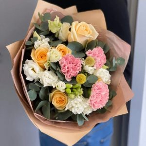 Букет с розами и гвоздиками «Сансара» — Бизнес букеты