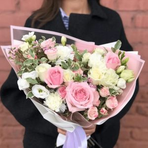 Букет из роз и гвоздик «Скарлетт» — Букеты на годовщину