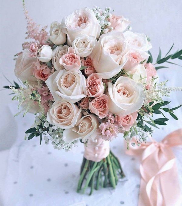 Букет невесты из роз "Альпы"