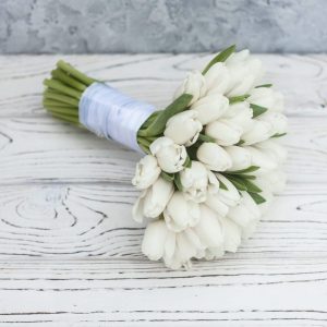 Букет невесты из белых тюльпанов — Акции и скидки