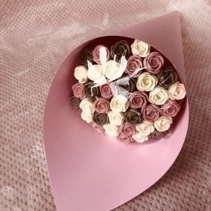 Букет из шоколадных роз для девочки