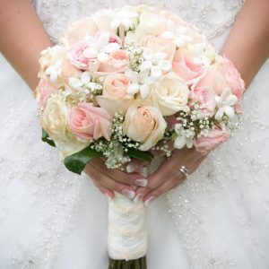 Букет невесты "Нежные розы"