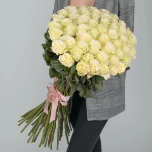 Букет 35 белых роз (70 см.) — Розы