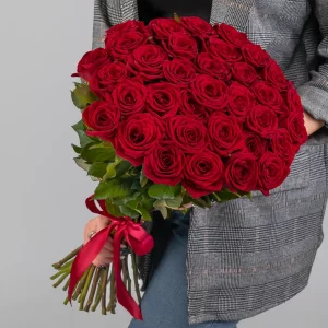 Букет из 35 красных роз (60 см.) — Розы