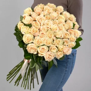 Букет 35 кремовых роз (70 см.) — Розы