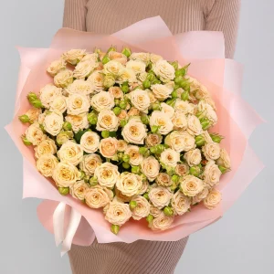 35 кустовых кремовых роз (40 см.) — Розы