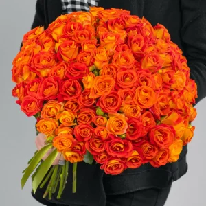 35 кустовых оранжевых роз — Розы