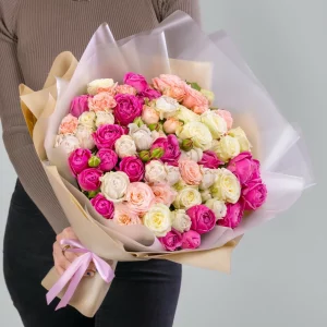 35 кустовых пионовидных роз нежные — Розы