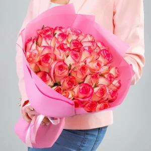 Букет из 35 розово-белых роз (40 см.) — Розы