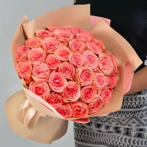 Букет из 35 розовых роз (40 см.) в упаковке — Розы