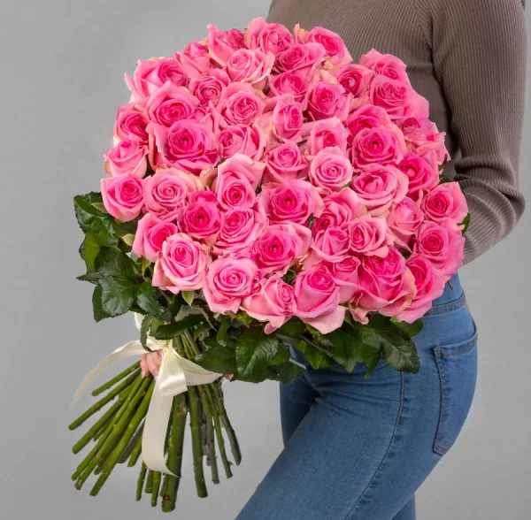 Букет 35 розовых роз (70 см.)