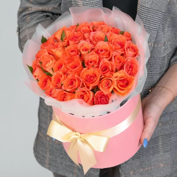 35 ярко-оранжевых роз в коробке