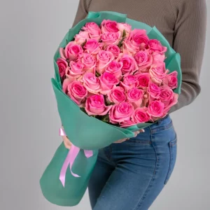 Букет 35 ярко-розовых роз (70 см.) — Розы