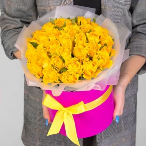 35 желтых роз в коробке — Розы
