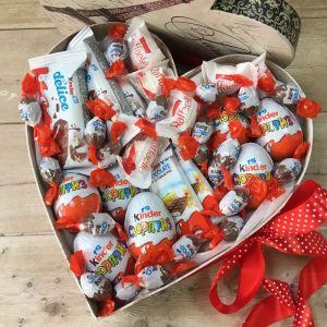 Сердце со сладостями — Букеты из шоколада для девочки