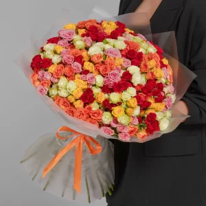 Букет 75 кустовых роз Микс — Букеты цветов