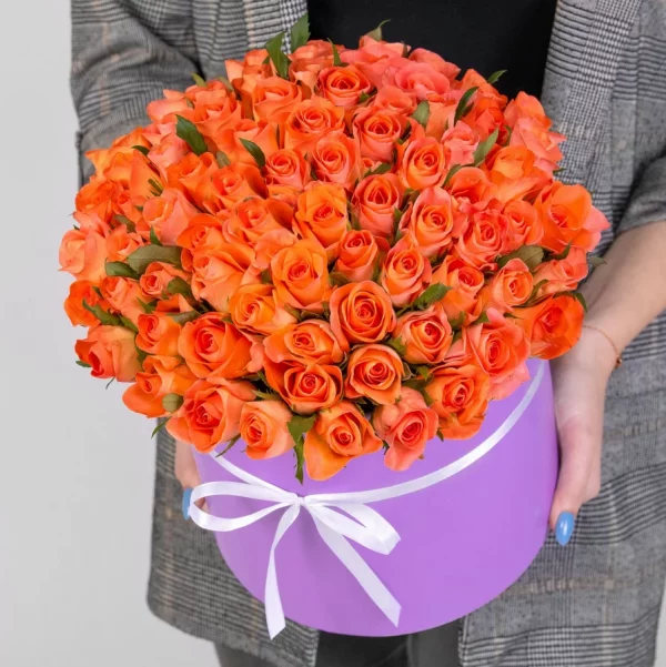 75 ярко-оранжевых роз в коробке