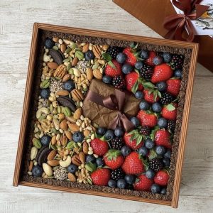 Ящик с сухофруктами и ягодами «Сладкое чудо» — Боксы для мужчин