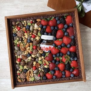 Ящик с орехами и ягодами «Ягодное чудо» — Боксы для мужчин