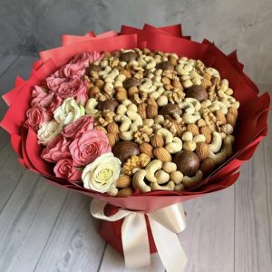 Букет «Орехи и розы» — Съедобные букеты