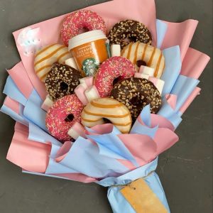 Букет из пончиков с кофе — Букеты из сладостей для девочки